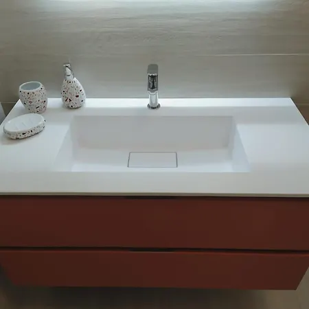 Modern Central * Grottammare